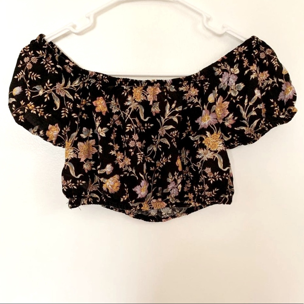 off the shoulder ae crop top !!